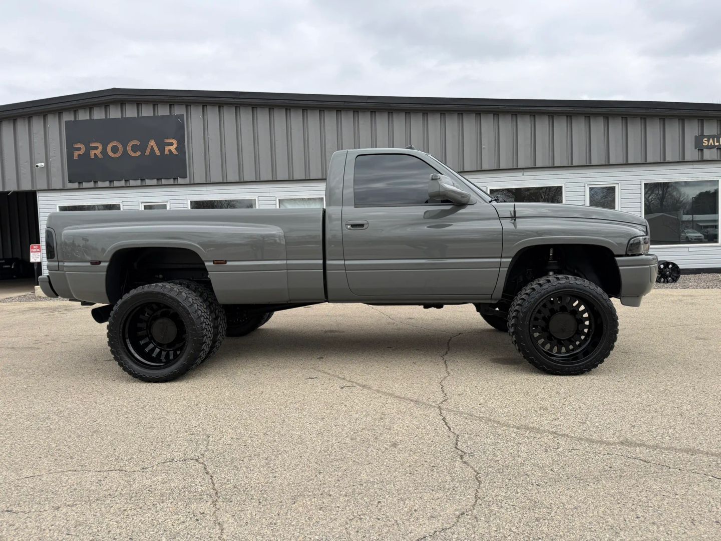 dodge ram 3500 1995 1B7MF36C7SS376737 image dodge ram 3500 1995 1B7MF36C7SS376737 image